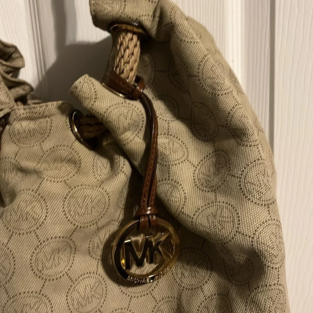 Beige Michael Kors bag - Picture 3 of 7